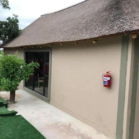 Lehae Lodge Acornhoek Esterno foto