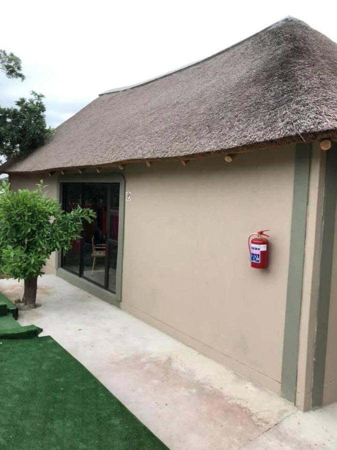 Lehae Lodge Acornhoek Esterno foto